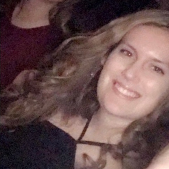 Profile Picture of Hannah Crownover (@hannah3600) on Poshmark