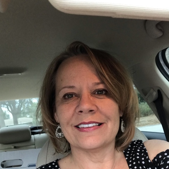 Profile Picture of Isabelle Baker (@isabelle717) on Poshmark
