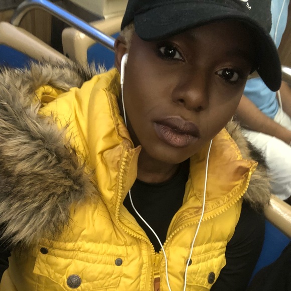 Profile Picture of Moyinoluwa Kelani (@kelani94) on Poshmark