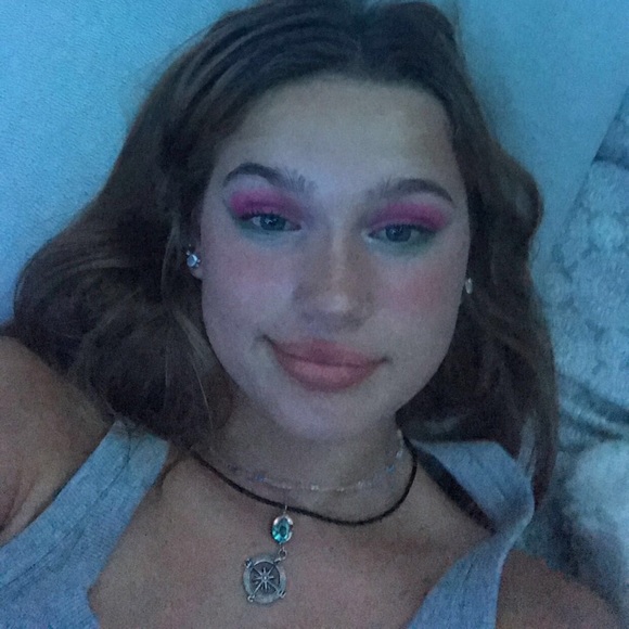 Courtney Pietig - Poshmark Profile Picture of Courtney Pietig (@court_pietig) on Poshmark