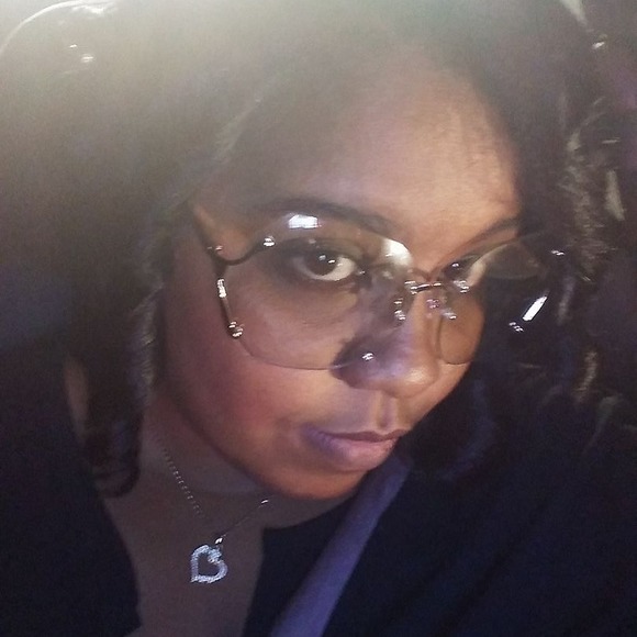 Profile Picture of Silvia Cuevas (@silvia11101983) on Poshmark