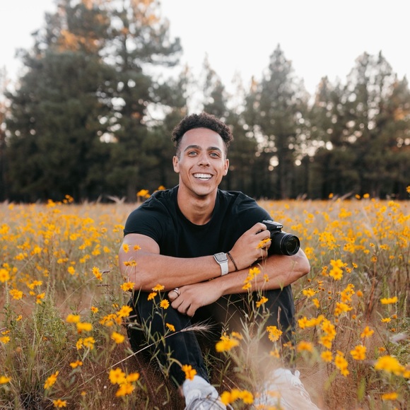 Profile Picture of Dante Labella (@dantelabella) on Poshmark