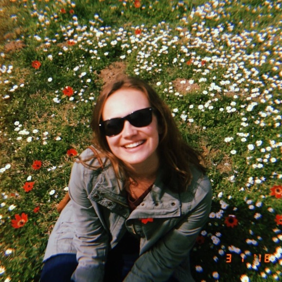 Profile Picture of Autumn Fluetsch (@autumn_aurora) on Poshmark