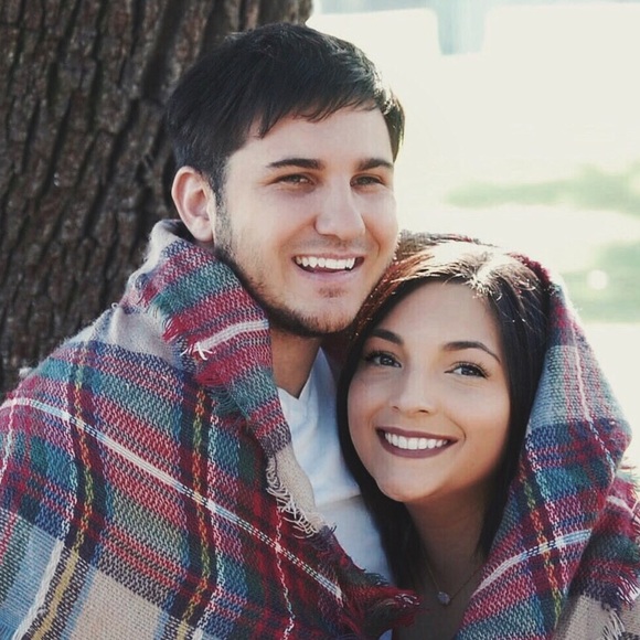 Tobi Baudry - Poshmark Profile Picture of Tobi Baudry (@tobibaudry) on Poshmark