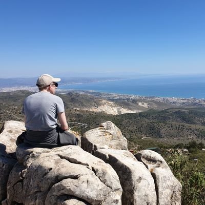 Profile Picture of Elliot Richards (@Elliot247) on Twitter