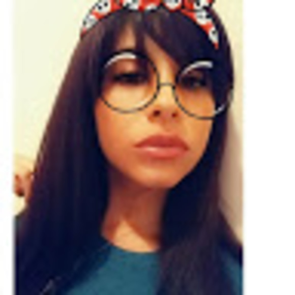 Profile Picture of Annabelle Padilla (@annabellepadill) on Poshmark