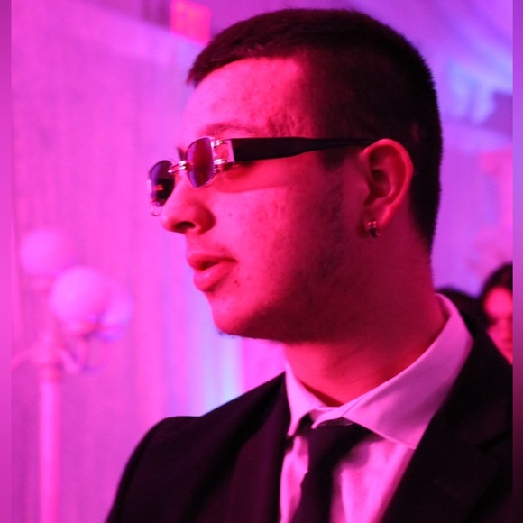 Profile Picture of Nelson Borges (@nelson_borges) on Poshmark