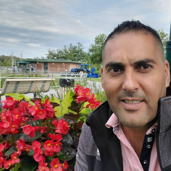 Profile Picture of Ilyas Latef (@skilyes) on Poshmark