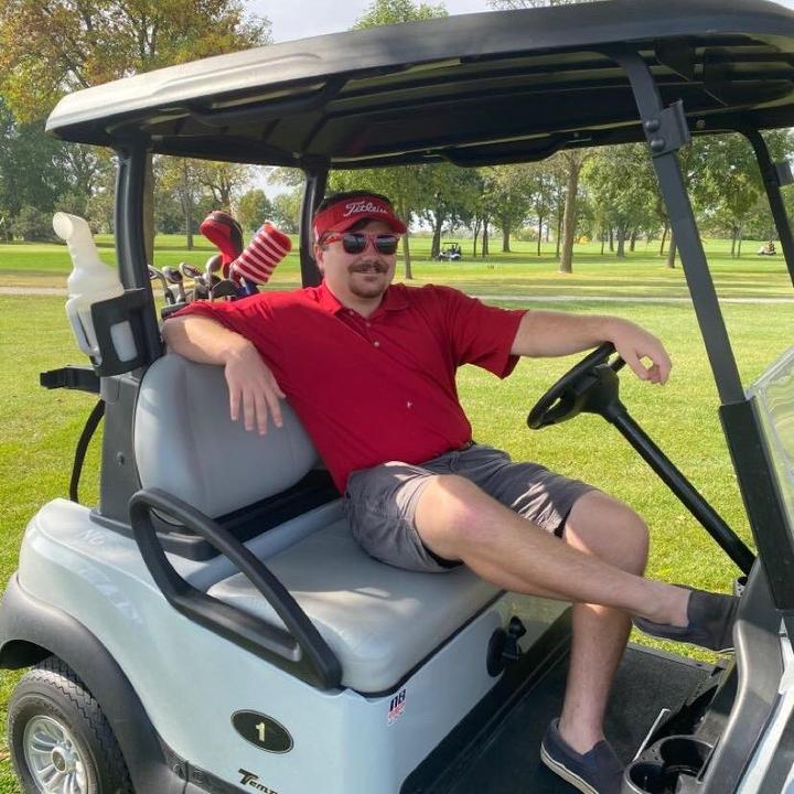 Profile Picture of Alex Uhl (@ukulelegreenshirt) on Tiktok