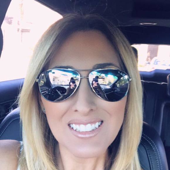 Profile Picture of Jenny Araque (@jennjn531) on Poshmark