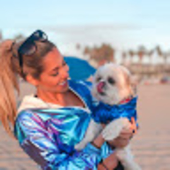 Adriana Cabanas - Poshmark Profile Picture of Adriana Cabanas (@adrianacabanas) on Poshmark