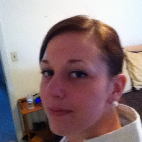 Profile Picture of Jenna Ayala (@jennal21) on Poshmark