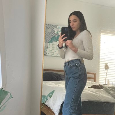 Profile Picture of zora kovac (@melancholeah6_6) on Twitter