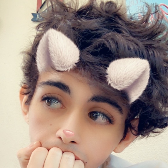 Profile Picture of Gabriel Barajas (@kingflapflap) on Poshmark