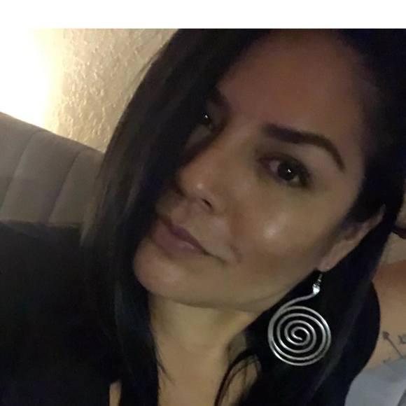 Profile Picture of Mary Marcelo maschek (@cmaschek) on Poshmark