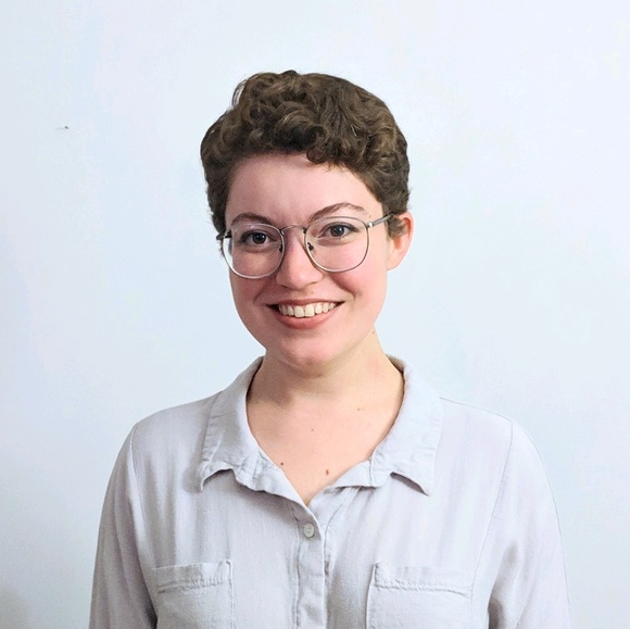 Profile Picture of Sara Hjelt (@sarahjelt) on Poshmark