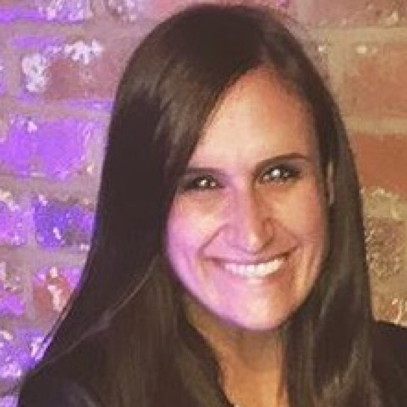 Profile Picture of Tara Cancellieri (@tcancell) on Poshmark