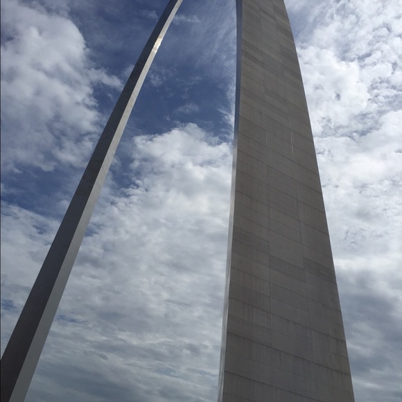 Profile Picture of Julia Roussel (@jurou) on Poshmark