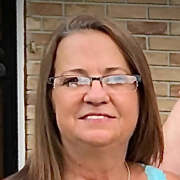 Profile Picture of Kelli Gurganious (@kellirudetwo) on Poshmark