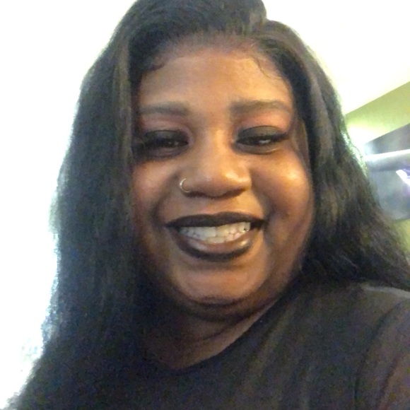 Profile Picture of Nappa Pierrot (@nappapierrot) on Poshmark