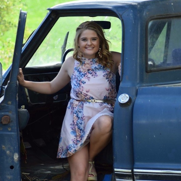 Profile Picture of Hannah Renken (@renken1099) on Poshmark