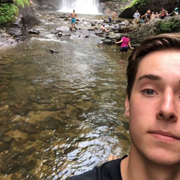 Profile Picture of Jonathan Connor (@jonpconnor) on Poshmark