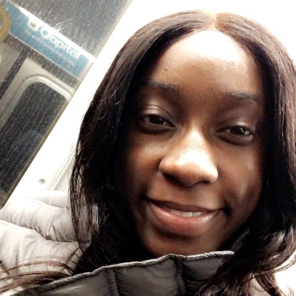 Profile Picture of Aisha Phillips (@aishaphillips80) on Poshmark