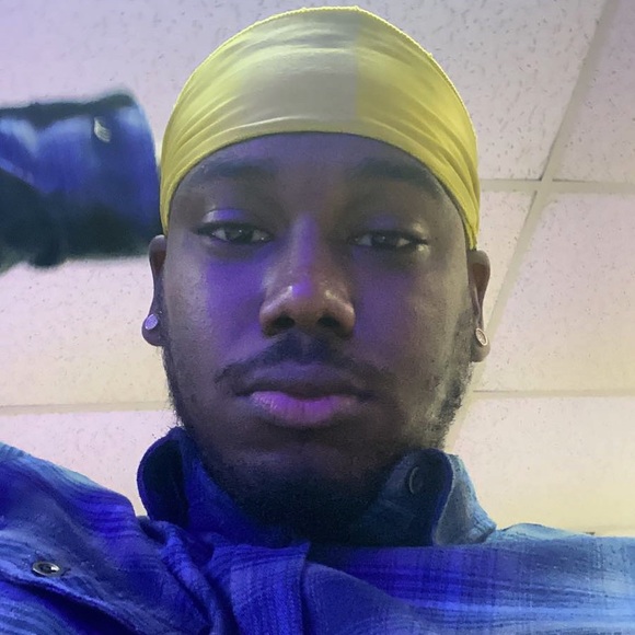 Profile Picture of Calvin Case (@calvincase) on Poshmark