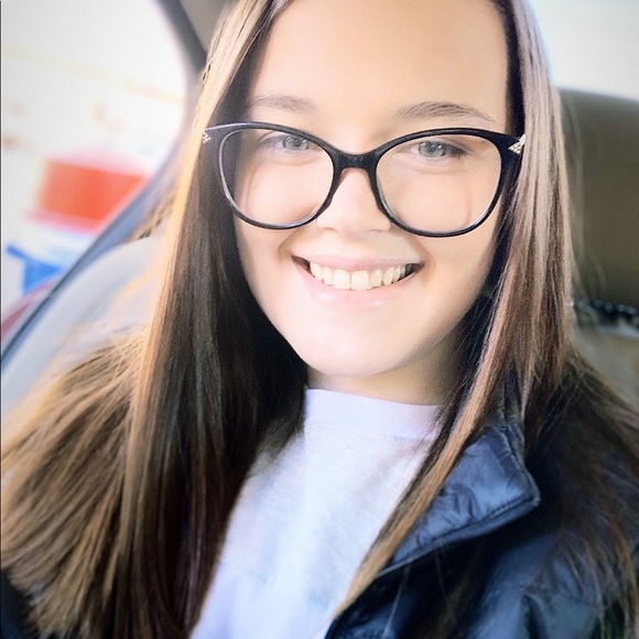 Profile Picture of Taylor Jolly (@tjolly2) on Poshmark