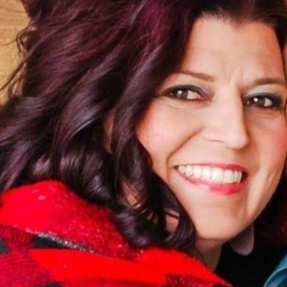 Profile Picture of Celeste Ford elsaesser (@celestee73) on Poshmark