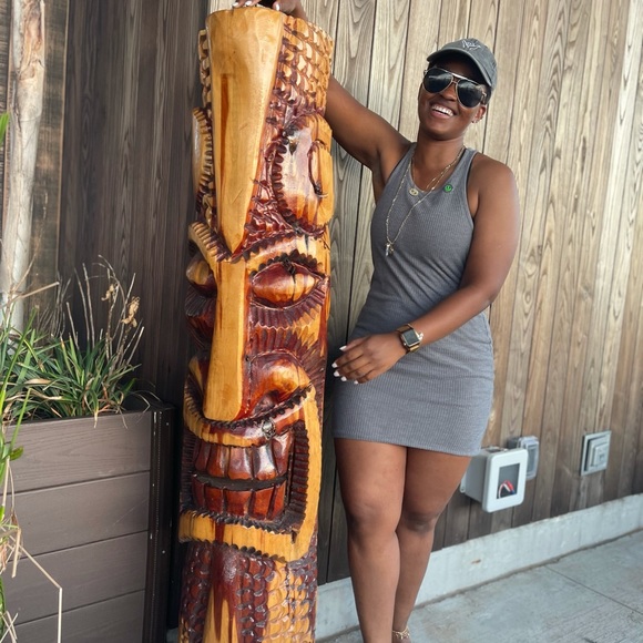 Profile Picture of Cassandra Augustin (@cassaugustin) on Poshmark