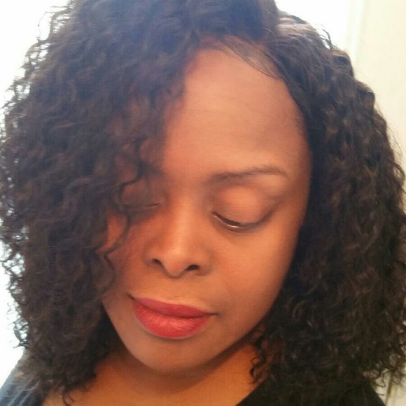 Profile Picture of Kris Bates (@mskris4u) on Poshmark