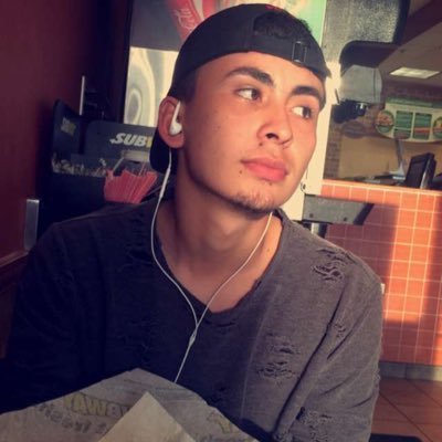 Profile Picture of Javier Saenz (@yo_its_javier) on Twitter