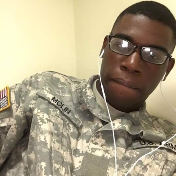 Joel Bracey - Poshmark Profile Picture of Joel Bracey (@jaybraceyjr) on Poshmark