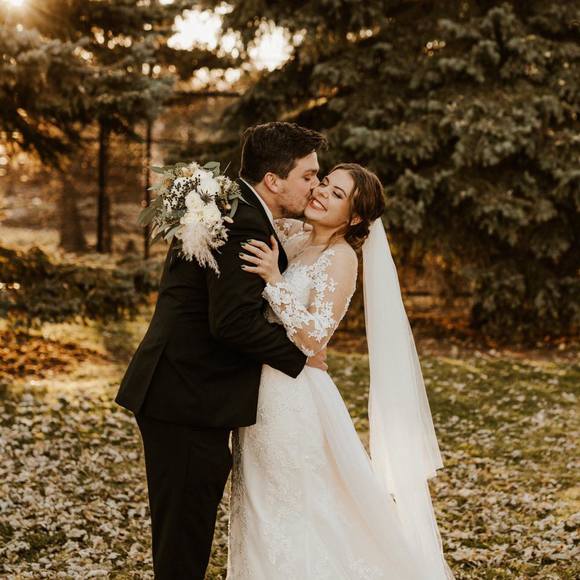 Olivia Eibes - Poshmark Profile Picture of Olivia Eibes (@orevolinski) on Poshmark