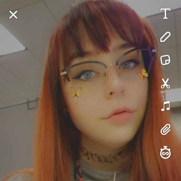 Profile Picture of Ashley Renkor (@ash_marie616) on Poshmark
