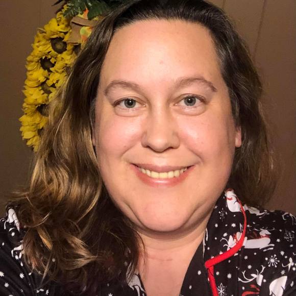 Profile Picture of Laurie Bridger (@lauriebridger) on Poshmark