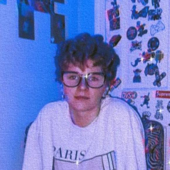 Profile Picture of Kaidence Ragen (@kaidenceragen) on Poshmark