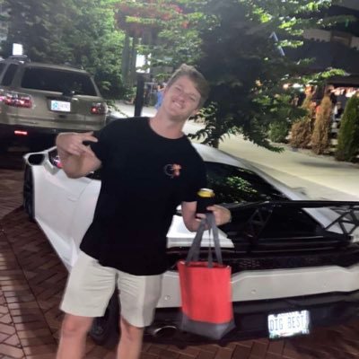 Profile Picture of Nick Gilliam (@@nicola_marie) on Twitter