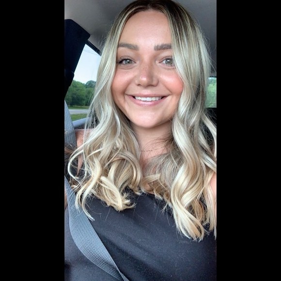 Profile Picture of Cassandra Depauw (@cdepauw2010) on Poshmark