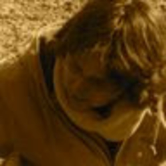 Profile Picture of Heidi Errington (@heidierrington) on Poshmark