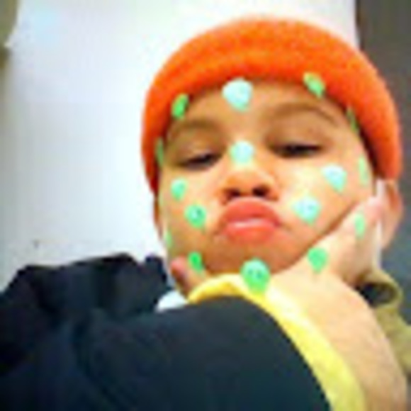 Profile Picture of Oly Brodeur (@olybrodeur) on Poshmark