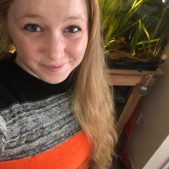 Profile Picture of Alecia Gardner (@alecia_gardner) on Poshmark