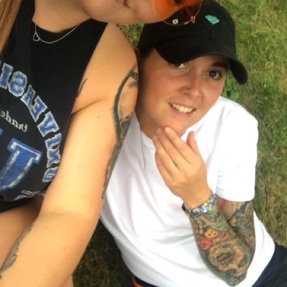 Profile Picture of Whitney Roots (@whitneyroots) on Poshmark