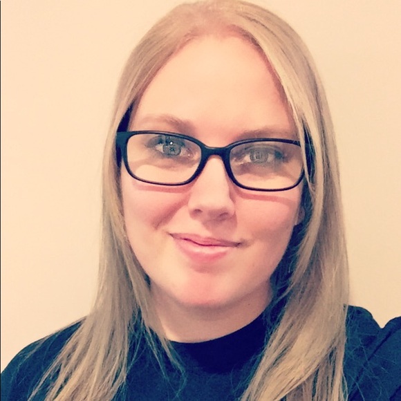 Profile Picture of Ashley Doody (@ashvo17) on Poshmark