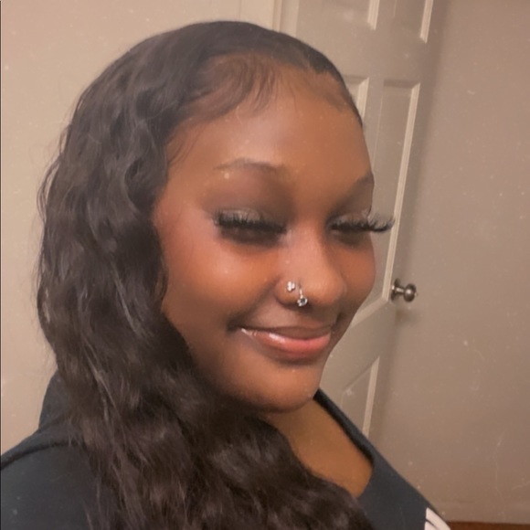 Profile Picture of Mariah Andall (@mariah20614) on Poshmark