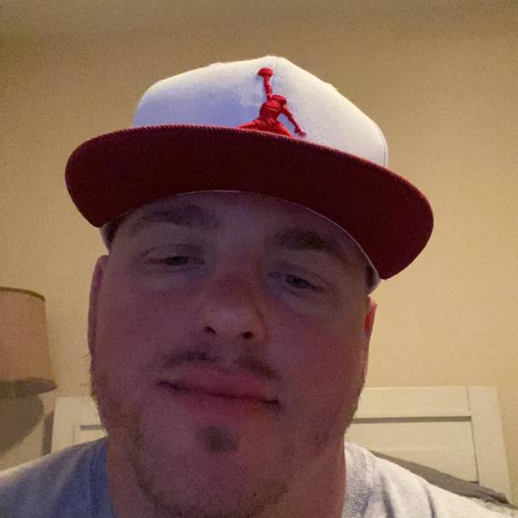 Profile Picture of Andrew Qualkinbush (@qualkinbush1986) on Poshmark