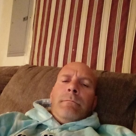 Profile Picture of Daniel Stubbs (@stubbsdaniel18) on Poshmark