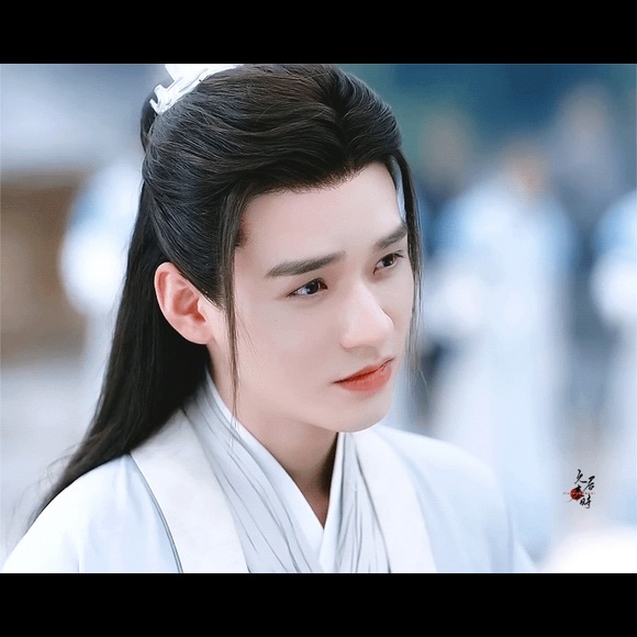 Profile Picture of Siyu Chen (@momotoro911) on Poshmark