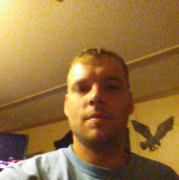 Profile Picture of Chris Runyon (@crunyon416) on Poshmark